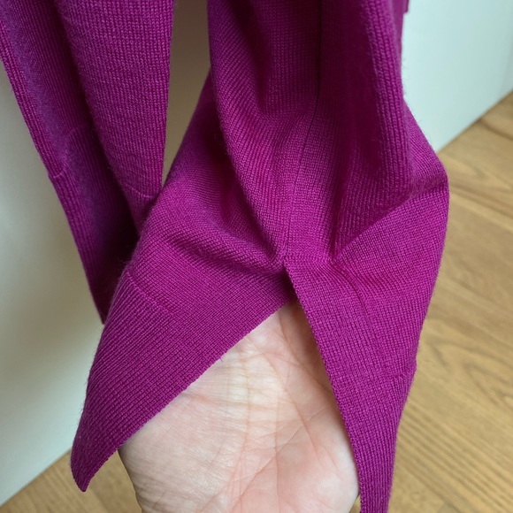Banana Republic Extra-Fine Merino Swearer. Size Small in Purple. - Picture 4 of 9